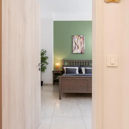 Monnalisa 3 Bedrooms With Private Bathrooms Facing Basilika Dream Flat - 1 Free Parking Upon Reservation 아파트