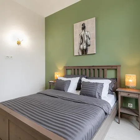 Monnalisa 3 Bedrooms With Private Bathrooms Facing Basilika Dream Flat - 1 Free Parking Upon Reservation 아파트 부다페스트