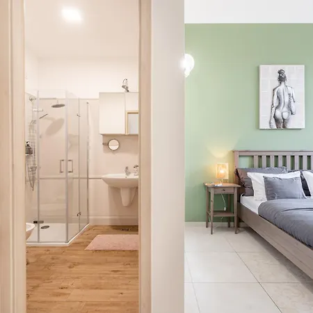 아파트 Monnalisa 3 Bedrooms With Private Bathrooms Facing Basilika Dream Flat - 1 Free Parking Upon Reservation