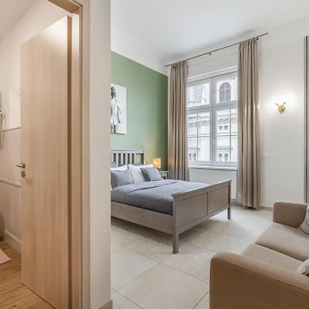 Monnalisa 3 Bedrooms With Private Bathrooms Facing Basilika Dream Flat - 1 Free Parking Upon Reservation 아파트 부다페스트