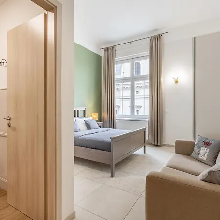 아파트 Monnalisa 3 Bedrooms With Private Bathrooms Facing Basilika Dream Flat - 1 Free Parking Upon Reservation 부다페스트