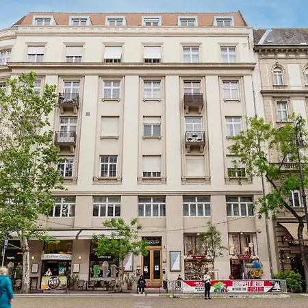 Monnalisa 3 Bedrooms With Private Bathrooms Facing Basilika Dream Flat - 1 Free Parking Upon Reservation * 부다페스트