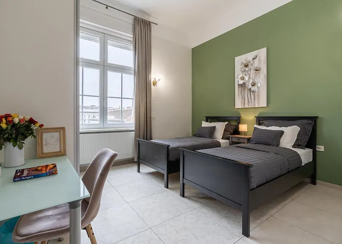 Monnalisa Basilika Breathless View 3 Bedrooms Luxury Flat Free Parking Upon Reservation Budapest
